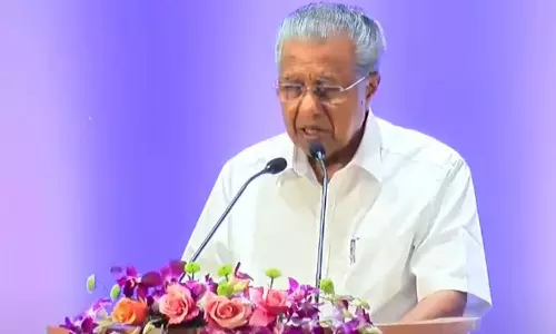 കേരള സമൂഹത്തെ അപകീർത്തിപ്പെടുത്തുന്ന ഒരു സിനിമയും പുരസ്കാരങ്ങൾക്ക് അർഹമല്ല സിനിമ കോൺക്ലേവിൽ മുഖ്യമന്ത്രി പിണറായി വിജയൻ