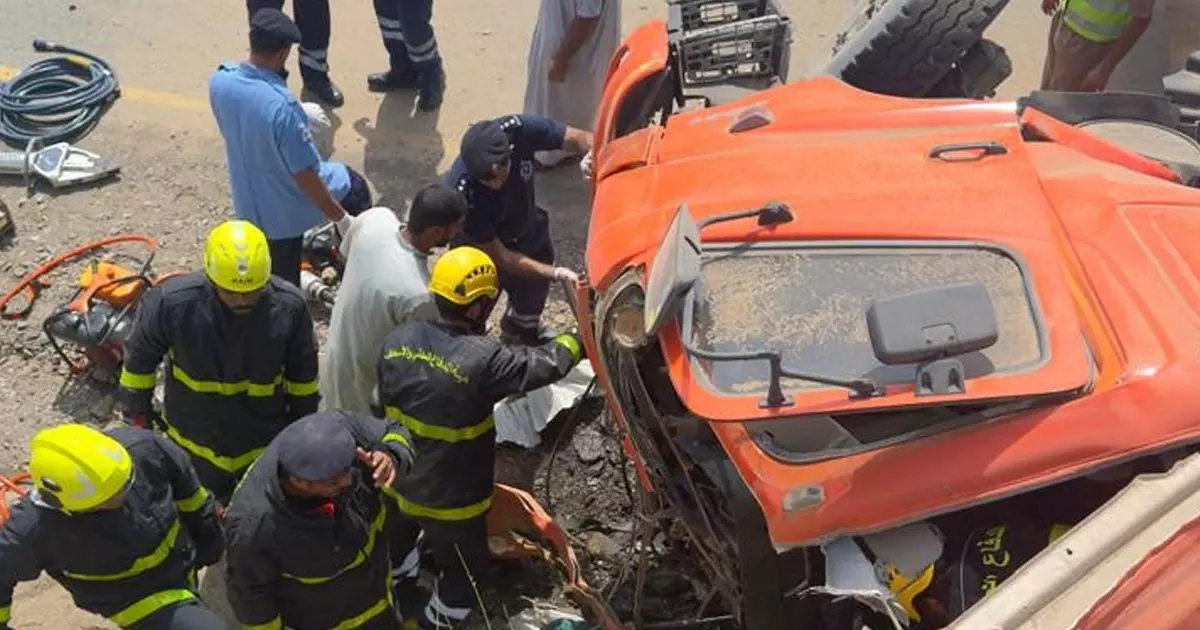 Five dead in road accident in Tumrait and Ibri, Oman