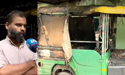 മകളെ ശല്യപ്പെടുത്തിയത് ചോദ്യം ചെയ്തതിന് പിതാവിന്റെ ഓട്ടോറിക്ഷ കത്തിച്ചു; രണ്ടുപേര്‍ അറസ്റ്റില്‍