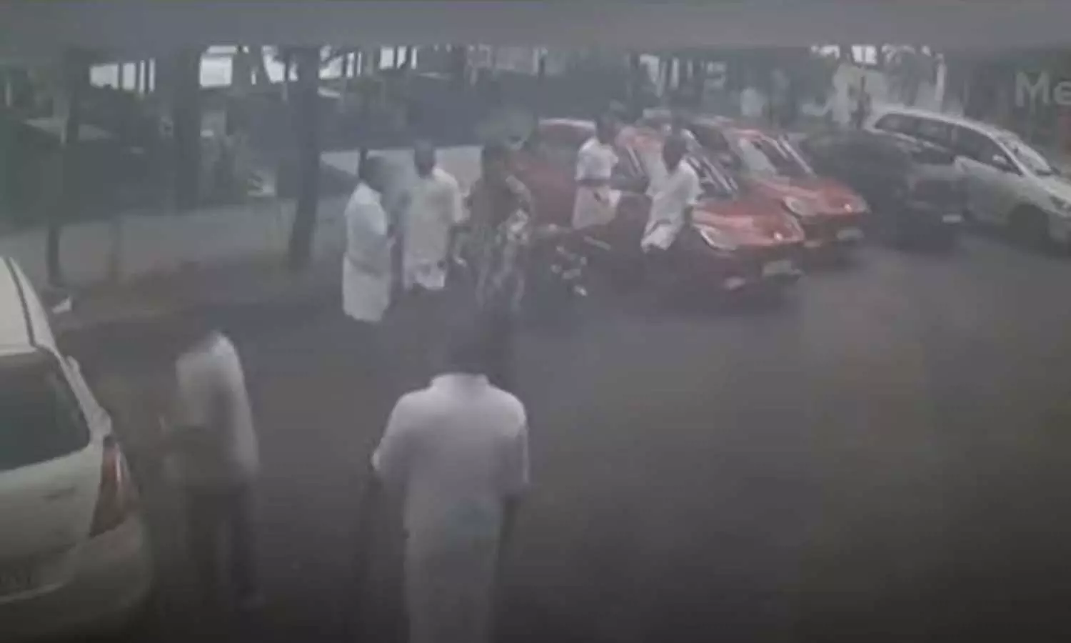 കൊടി സുനിയുടെ മദ്യസേവ; ടിപി കേസ് പ്രതികൾക്ക് എസ്‌കോർട്ടിന്  സീനിയർ ഉദ്യോഗസ്ഥരെ നിയോഗിക്കും