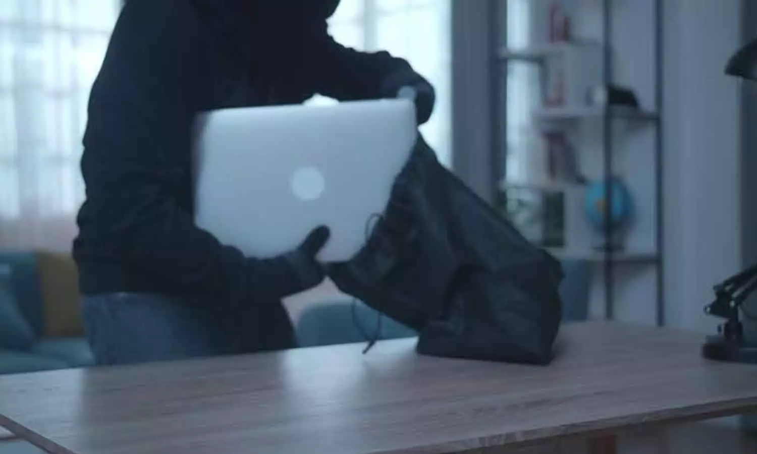 Malayali photographers in Qatar were summoned to Bahrain and defrauded