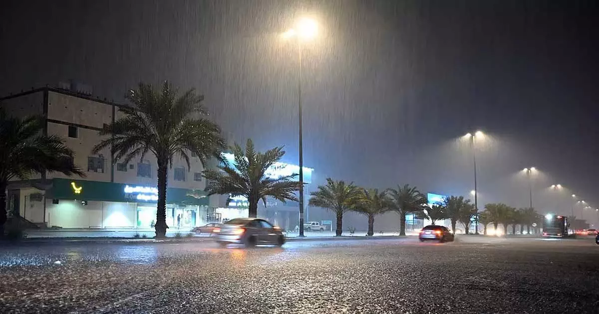 സൗദിയിൽ മഴ തുടരുന്നു