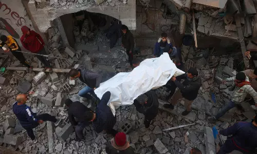 ഇസ്രായേലി ഉപരോധത്തിനും ബോംബാക്രമണത്തിനും ഇടയിൽ ഗസ്സയിൽ ഗില്ലൻ-ബാരെ സിൻഡ്രോം ബാധിച്ച് മൂന്ന് പേർ മരിച്ചു ഇസ്രായേലി ഉപരോധത്തിനും ബോംബാക്രമണത്തിനും ഇടയിൽ ഗസ്സയിൽ ഗില്ലൻ-ബാരെ സിൻഡ്രോം ബാധിച്ച് മൂന്ന് പേർ മരിച്ചു