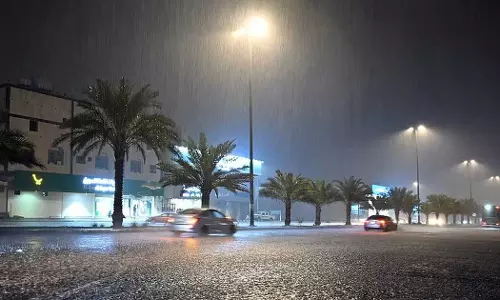 സൗദിയിൽ മഴ തുടരുന്നു