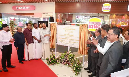 കൊച്ചി വിമാനത്താവളത്തിൽ ബ്രാൻഡഡ് ഫൂഡ് കോർട്ട്; മന്ത്രി പി.രാജീവ് ഉദ്ഘാടനം ചെയ്തു