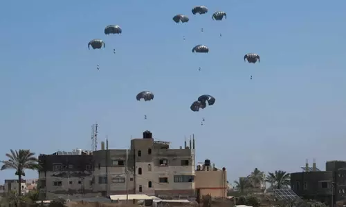 ഗസ്സയുടെ ആകാശത്ത് ആശ്വാസത്തിന്റെ ചിറകുമായി വീണ്ടും യുഎഇ വിമാനങ്ങൾ