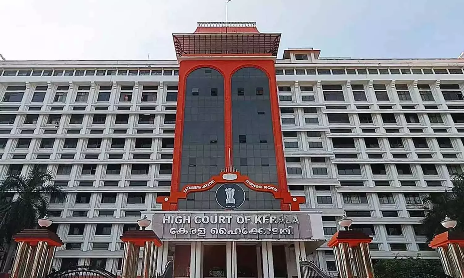 ഇത് റിയൽ ജാനകി v/s സ്റ്റേറ്റ് ഓഫ് കേരള: ചാരായം കടത്തിയെന്ന കേസിൽ 14 വർഷം നീണ്ട നിയമ പോരാട്ടം; ഒടുവിൽ ജാനകിയുടെ ശിക്ഷ ഹൈക്കോടതി റദ്ദാക്കി ഇത് റിയൽ ജാനകി v/s സ്റ്റേറ്റ് ഓഫ് കേരള: ചാരായം കടത്തിയെന്ന കേസിൽ 14 വർഷം നീണ്ട നിയമ പോരാട്ടം; ഒടുവിൽ ജാനകിയുടെ ശിക്ഷ ഹൈക്കോടതി റദ്ദാക്കി