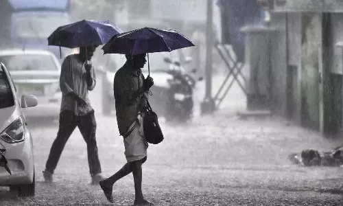 ഇന്ന് അതിതീവ്ര മഴ മുന്നറിയിപ്പ്; മൂന്ന് ജില്ലകളില്‍ റെഡ് അലർട്ട്,ശക്തമായ കാറ്റിനും സാധ്യത