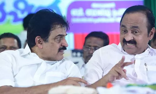 കോൺഗ്രസ് ഗ്രൂപ്പ് രാഷ്ട്രീയത്തിന്റെ പുതിയ ബലതന്ത്രങ്ങൾ; സർവാധിപതിയായി കെ.സി വേണുഗോപാൽ, മെറിറ്റ് വാദത്തിൽ വി.ഡി സതീശൻ