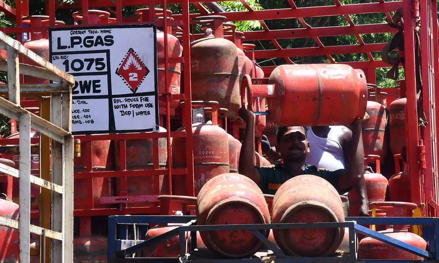 സബ്സിഡി ദുരുപയോഗം: 4.08 കോടി എൽപിജി കണക്ഷനുകൾ റദ്ദാക്കി കേന്ദ്രം