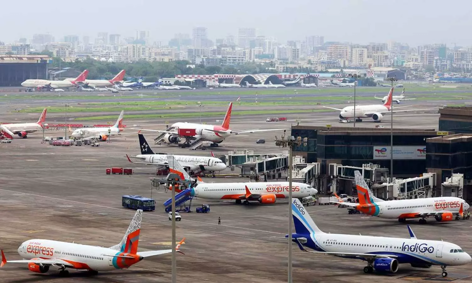 ഭീകരാക്രമണത്തിന് സാധ്യതയെന്ന് രഹസ്യാന്വേഷണ വിവരം; രാജ്യത്തെ എല്ലാ വിമാനത്താവളങ്ങളിലും അതീവ ജാഗ്രതാ നിര്‍ദേശം