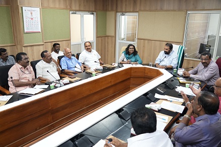 തൊഴിലാളികൾക്കുള്ള ഓണക്കാലത്തെ ബോണസ് വിതരണവും മറ്റ് ആനുകൂല്യങ്ങളും ഓണത്തിന് മുമ്പ് വിതരണം ചെയ്യും