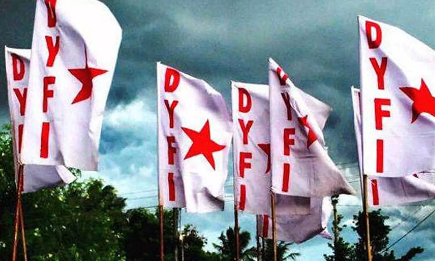 സാമ്രാജ്യത്വം തുലയട്ടെ, അമേരിക്കയുടെ താരിഫ് സമ്മർദ്ദത്തിനു  കീഴടങ്ങരുതെന്ന് ഡിവൈഎഫ്ഐ