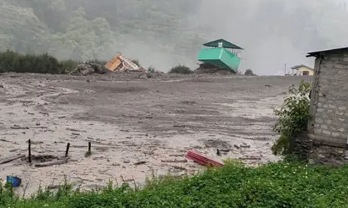 ഉത്തരാഖണ്ഡിലെ ധരാലിയിൽ രക്ഷാപ്രവർത്തനത്തിന് തടസ്സമായി മോശം കാലാവസ്ഥ; കണ്ടെത്താനായത് അഞ്ചുപേരുടെ മൃതദേഹം