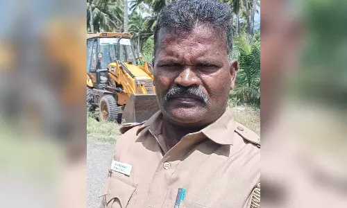 തമിഴ്നാട് ഉദുമൽപേട്ടയിൽ എസ്ഐയെ വെട്ടികൊലപ്പെടുത്തിയ കേസ്; പ്രതിയെ വെടിവെച്ച് കൊന്നു തമിഴ്നാട് ഉദുമൽപേട്ടയിൽ എസ്ഐയെ വെട്ടികൊലപ്പെടുത്തിയ കേസ്; പ്രതിയെ വെടിവെച്ച് കൊന്നു