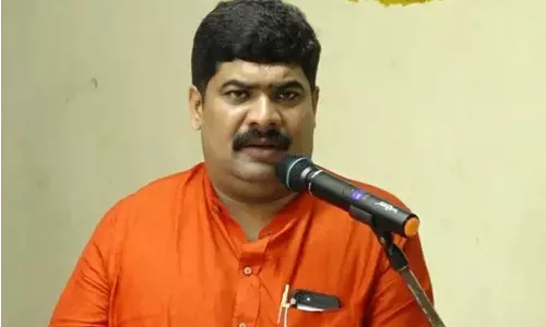 രാജ്യത്തിന് മാതൃകയായ ധർമസ്ഥലയെ ഹിന്ദുത്വ വിരുദ്ധർ അപകീർത്തിപ്പെടുത്തുന്നു; ബിജെപി എംഎൽഎ വേദവ്യാസ് കാമത്ത് രാജ്യത്തിന് മാതൃകയായ ധർമസ്ഥലയെ ഹിന്ദുത്വ വിരുദ്ധർ അപകീർത്തിപ്പെടുത്തുന്നു; ബിജെപി എംഎൽഎ വേദവ്യാസ് കാമത്ത്