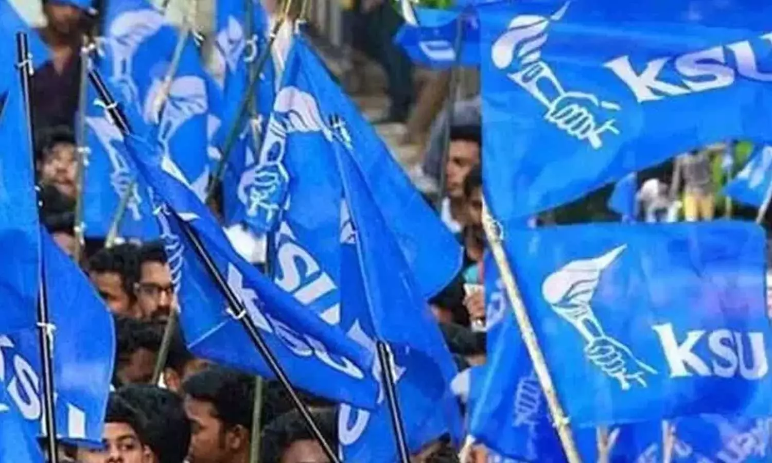 തൃശൂരില് രണ്ട് കെഎസ്യു നേതാക്കളെ സസ്പെന്ഡ് ചെയ്തു തൃശൂരില് രണ്ട് കെഎസ്യു നേതാക്കളെ സസ്പെന്ഡ് ചെയ്തു