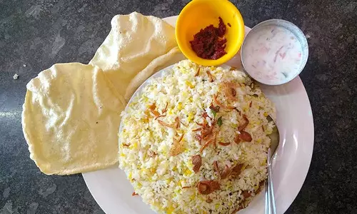 ബിരിയാണി അരിയുടെയും വെളിച്ചെണ്ണയുടെയും വില കുത്തനെ കൂടി ; ഹോട്ടൽ ഭക്ഷണത്തിന് വിലകൂട്ടാതെ നിവൃത്തിയില്ലെന്ന് ഉടമകൾ