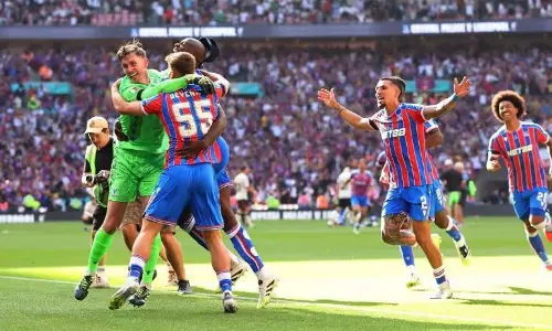 ലിവർപൂളിന് ഞെട്ടൽ; കമ്യൂണിറ്റി ഷീൽഡ് കിരീടം ക്രിസ്റ്റൽ പാലസിന്