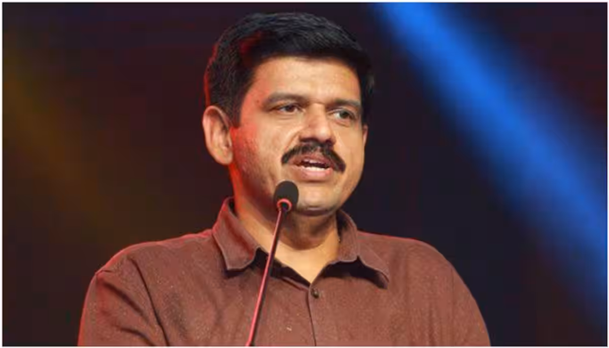 മലപ്പുറത്തെ ബിജെപി നേതാവ് തൃശൂരിൽ വോട്ട് ചെയ്തുവെന്ന് സന്ദീപ് വാര്യർ