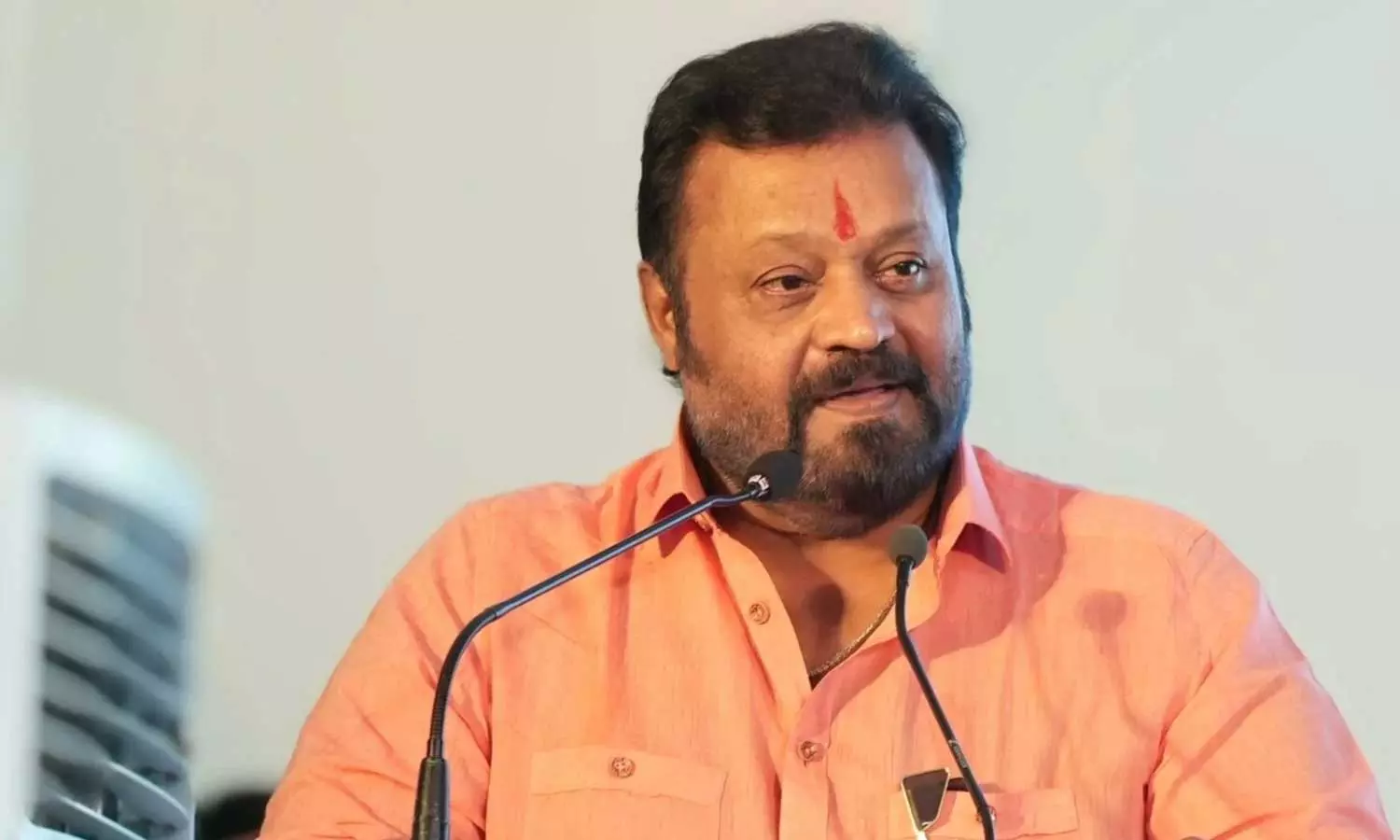 വിവാദങ്ങള്ക്കിടെ കേന്ദ്രമന്ത്രി സുരേഷ് ഗോപി ഇന്ന് തൃശ്ശൂരിലെത്തി വിവാദങ്ങള്ക്കിടെ കേന്ദ്രമന്ത്രി സുരേഷ് ഗോപി ഇന്ന് തൃശ്ശൂരിലെത്തി