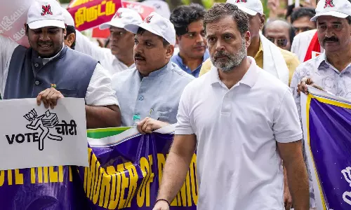 വോട്ടുകൊളളയില്‍ രാജ്യവ്യാപക പ്രതിഷേധത്തിനൊരുങ്ങി കോണ്‍ഗ്രസ്; ഇന്ന് ഡിസിസി ഓഫീസുകളില്‍ പന്തം കൊളുത്തി പ്രകടനം