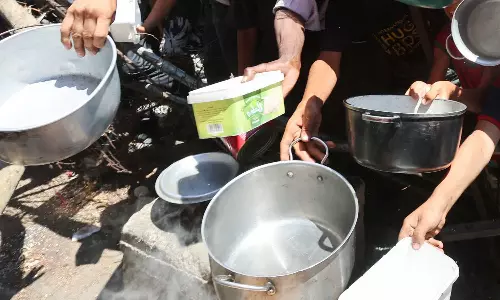 ഗസ്സയില്‍ പട്ടിണിമൂലം ഇന്നലെ ജീവൻ നഷ്ടമായത് മൂന്ന്​ കുട്ടികൾ ഉൾപ്പെടെ എട്ട് പേർക്ക്​; വംശഹത്യയും പട്ടിണിക്കൊലയും നടക്കുന്നില്ലെന്ന് നെതന്യാഹു