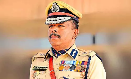 അനധികൃത സ്വത്ത് സമ്പാദന കേസ്; അജിത് കുമാറിന് ക്ലീൻ ചിറ്റ് നൽകിയ റിപ്പോർട്ട് കോടതി തള്ളി