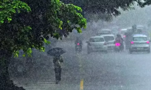 സംസ്ഥാനത്ത് ഒറ്റപ്പെട്ട അതിശക്തമായ മഴയ്ക്ക് സാധ്യത; ഒൻപത് ജില്ലകളിൽ യെല്ലോ അലർട്ട്