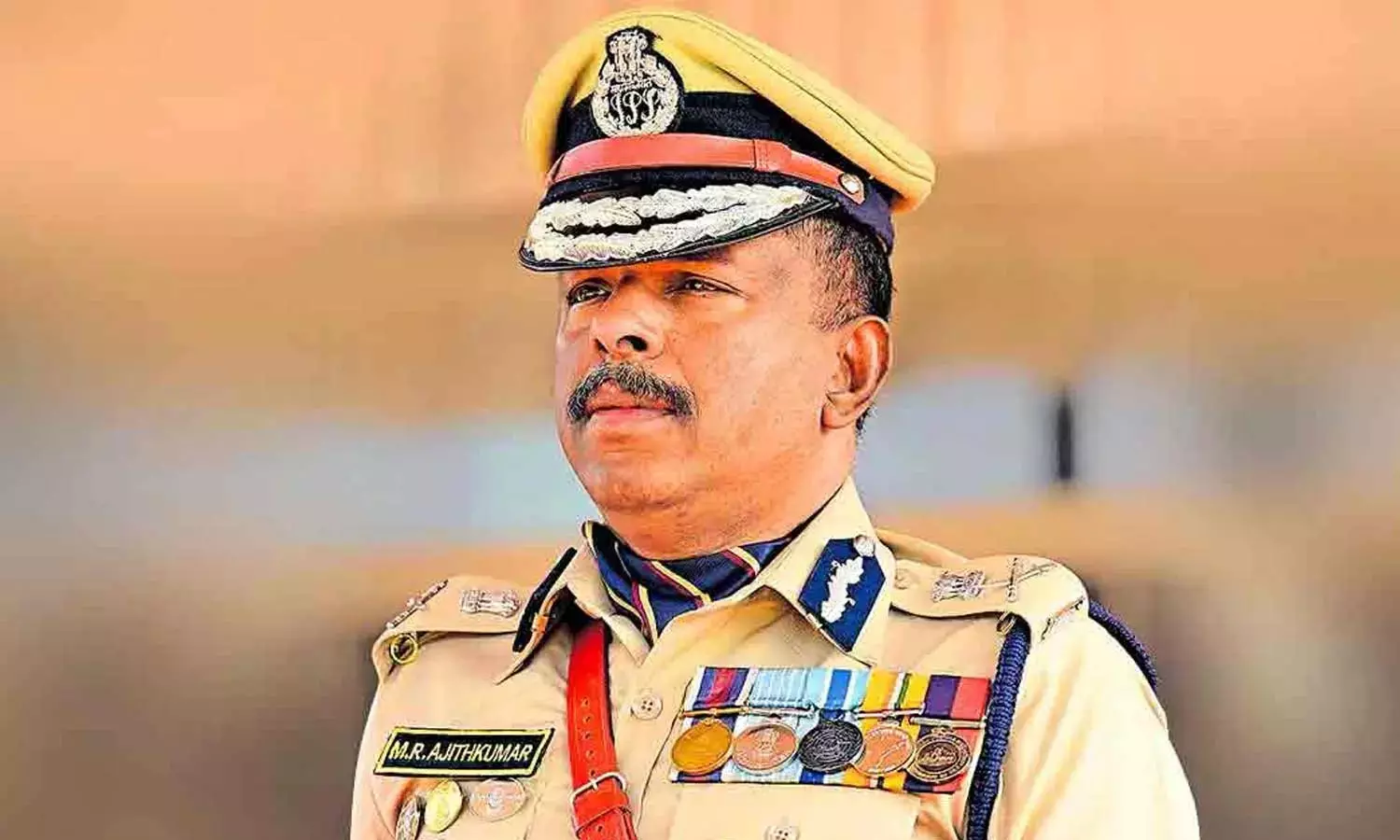 എനിക്കെതിരായ ആരോപണത്തിന് പിന്നിൽ പൊലീസിലെ ചിലർ, വ്യാജരേഖ ഉണ്ടാക്കിയതിന് പിന്നിലും അവർ: എം.ആർ അജിത് കുമാർ