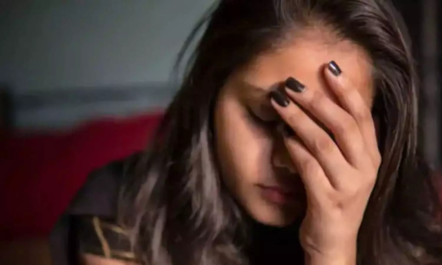 മാസശമ്പളമായി ലഭിക്കുന്നത് 1.7 ലക്ഷം രൂപ; ഒന്നിനും തികയുന്നില്ലെന്ന് 27കാരി