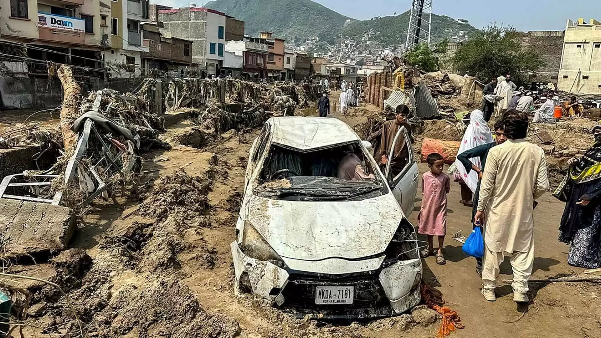 പാകിസ്താനിൽ മിന്നൽ പ്രളയം; 340 മരണം പാകിസ്താനിൽ മിന്നൽ പ്രളയം; 340 മരണം
