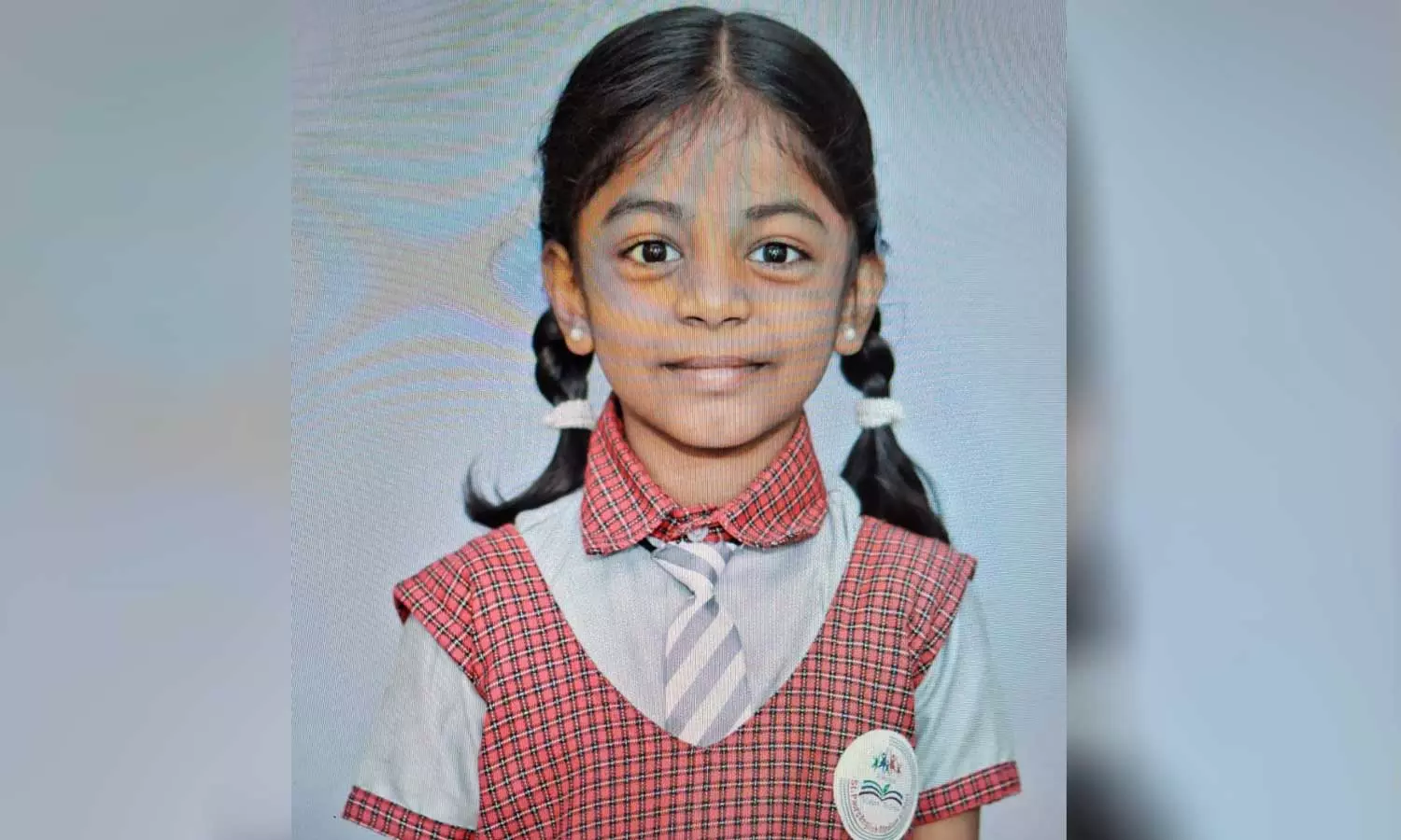 പിതാവിനൊപ്പം സ്കൂട്ടറിൽ പോകുമ്പോൾ റോഡിലേക്ക് മറിഞ്ഞു; ബസിനടിയിൽപ്പെട്ട് രണ്ടാംക്ലാസുകാരിക്ക് ദാരുണാന്ത്യം പിതാവിനൊപ്പം സ്കൂട്ടറിൽ പോകുമ്പോൾ റോഡിലേക്ക് മറിഞ്ഞു; ബസിനടിയിൽപ്പെട്ട് രണ്ടാംക്ലാസുകാരിക്ക് ദാരുണാന്ത്യം