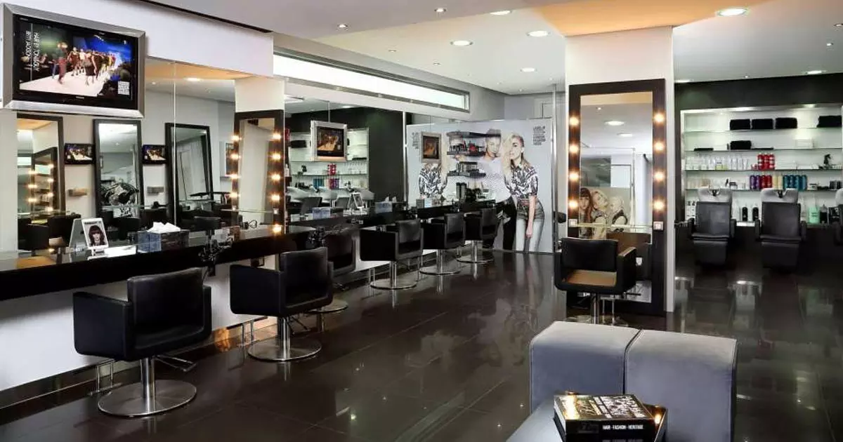 പ്രായപൂർത്തിയാകാത്തവർക്ക് മുടി ചായം പൂശലും ടാനിംഗും വേണ്ട; കുവൈത്തിൽ പുതിയ ആരോഗ്യ മാർഗനിർദേശങ്ങൾ