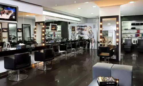 പ്രായപൂർത്തിയാകാത്തവർക്ക് മുടി ചായം പൂശലും ടാനിംഗും വേണ്ട; കുവൈത്തിൽ പുതിയ ആരോഗ്യ മാർഗനിർദേശങ്ങൾ