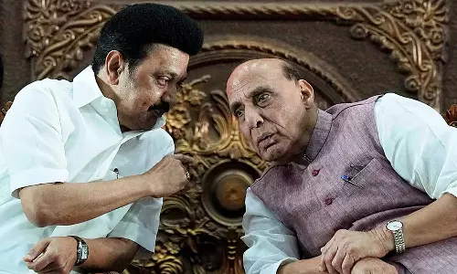 ഉപരാഷ്ട്രപതി തെരഞ്ഞെടുപ്പിൽ സി.പി രാധാകൃഷ്ണനെ പിന്തുണയ്ക്കണം: സ്റ്റാലിനെ വിളിച്ച് രാജ്നാഥ് സിങ് ഉപരാഷ്ട്രപതി തെരഞ്ഞെടുപ്പിൽ സി.പി രാധാകൃഷ്ണനെ പിന്തുണയ്ക്കണം: സ്റ്റാലിനെ വിളിച്ച് രാജ്നാഥ് സിങ്