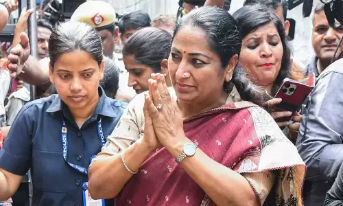 ജനസമ്പർക്ക പരിപാടിക്കിടെ ഡൽഹി മുഖ്യമന്ത്രിക്ക് നേരെ ആക്രമണം; പ്രതി കസ്റ്റഡിയിൽ