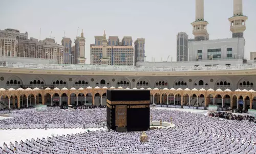 വിദേശത്ത് നിന്ന് നേരിട്ട് ഉംറ അപേക്ഷകൾ സമർപ്പിക്കാം; നുസുക് ഉംറ സേവനം ആരംഭിച്ചു