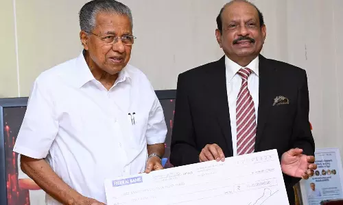 വയനാട് പുനരധിവാസം: മുഖ്യമന്ത്രിയുടെ ദുരിതാശ്വാസനിധിയിലേക്ക് ഡോ. എം. എ യൂസുഫലി 10 കോടി രൂപ കൈമാറി