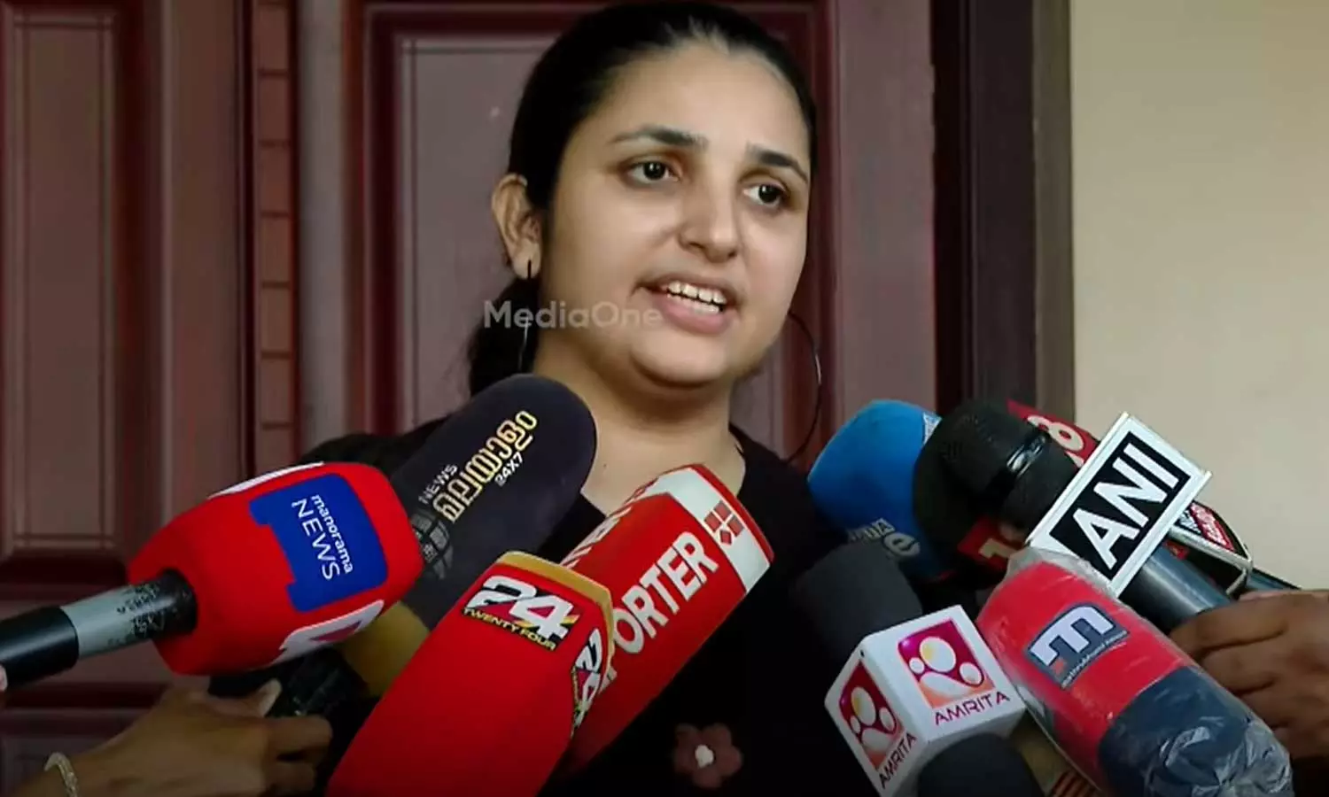 ഇപ്പോഴും അടുത്ത സുഹൃത്ത്, ഇനിയെങ്കിലും അദ്ദേഹം നവീകരിക്കപ്പെടണം; റിനി ജോർജ്