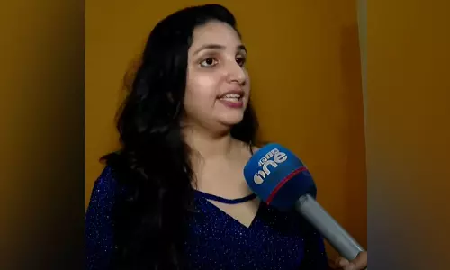 മോശമായ നേതാക്കളെ നേതൃത്വം നിയന്ത്രിക്കണമെന്ന് നടിയും മോഡലുമായ റിനി ജോർജ്