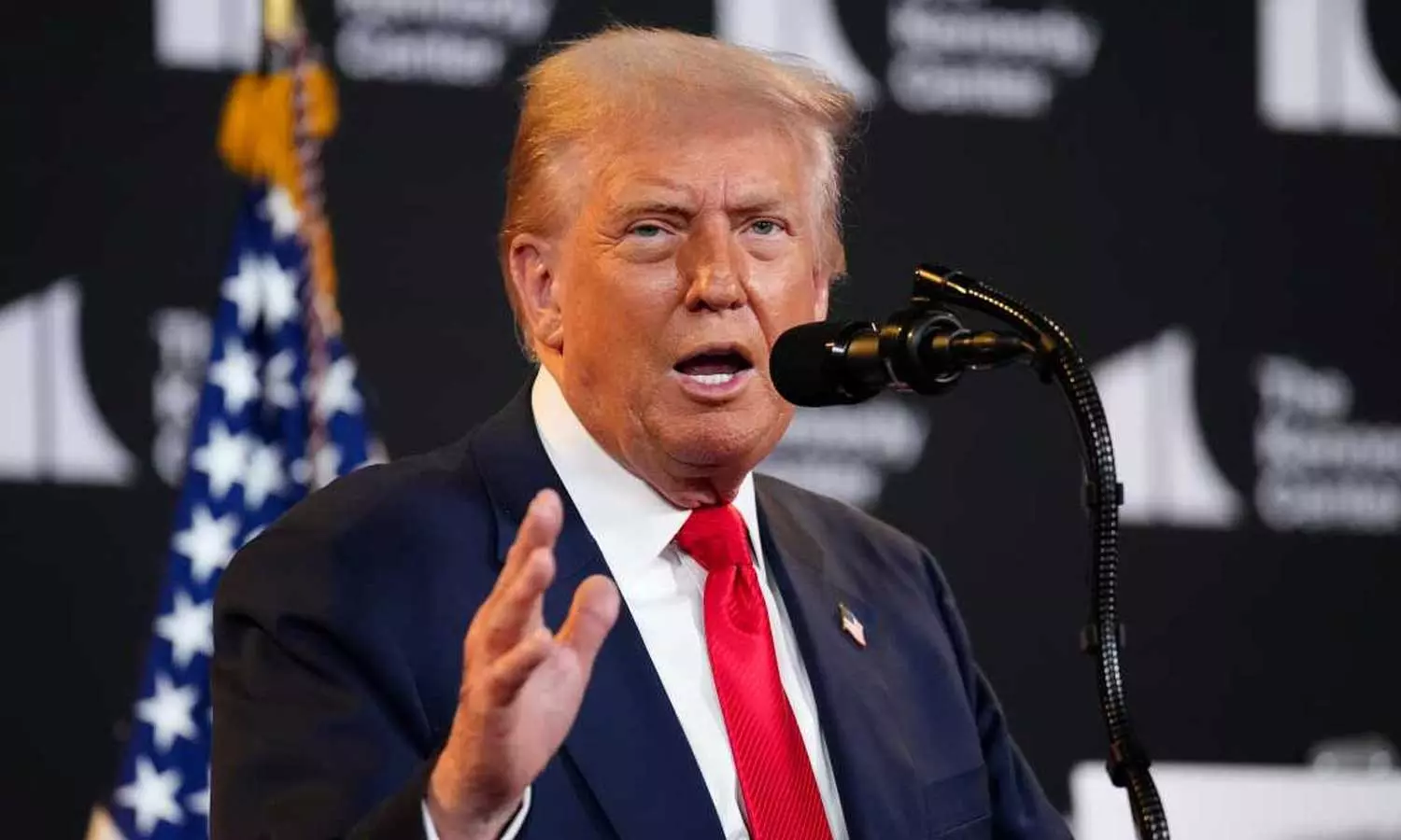 ബിസിനസ് വഞ്ചനാ കേസില് ട്രംപിന് ആശ്വാസം; പിഴയായി ചുമത്തിയ 454 മില്യണ് ഡോളര് ഒഴിവാക്കി ബിസിനസ് വഞ്ചനാ കേസില് ട്രംപിന് ആശ്വാസം; പിഴയായി ചുമത്തിയ 454 മില്യണ് ഡോളര് ഒഴിവാക്കി