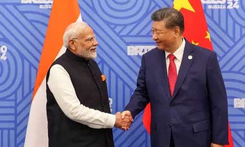 ചൈന ഇന്ത്യയോടൊപ്പം ഉറച്ചുനില്ക്കുന്നു; അമേരിക്കയ്ക്കെതിരെ രൂക്ഷവിമര്ശനവുമായി ചൈനീസ് അംബാസഡര് ചൈന ഇന്ത്യയോടൊപ്പം ഉറച്ചുനില്ക്കുന്നു; അമേരിക്കയ്ക്കെതിരെ രൂക്ഷവിമര്ശനവുമായി ചൈനീസ് അംബാസഡര്