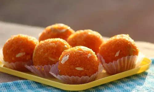 എല്ലാവര്‍ക്കും കൊടുത്തത് രണ്ട് ലഡു, എനിക്ക് മാത്രം ഒന്ന്; മുഖ്യമന്ത്രിയുടെ ഹെല്‍പ് ലൈനില്‍ പരാതി