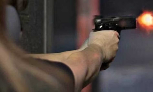 ശരിയായ ഉത്തരം പറഞ്ഞിട്ടും തല്ലി; ഫിസിക്സ് അധ്യാപകനെ ഒമ്പതാം ക്ലാസുകാരന്‍ വെടിവെച്ചു,അറസ്റ്റ്