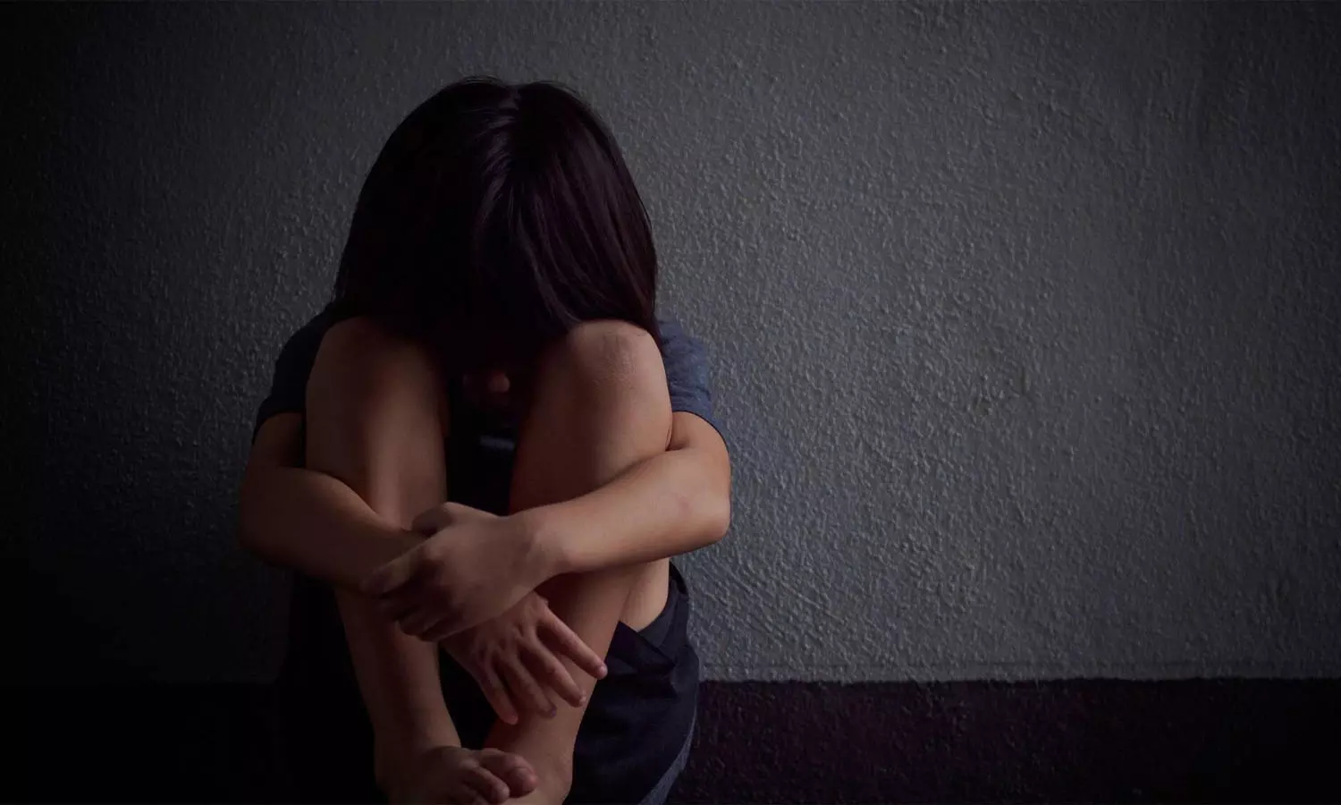 കോഴിക്കോട് വളയത്ത് 16-കാരിക്ക് നേരെ പിതാവിന്റെ ലൈംഗികാതിക്രമം