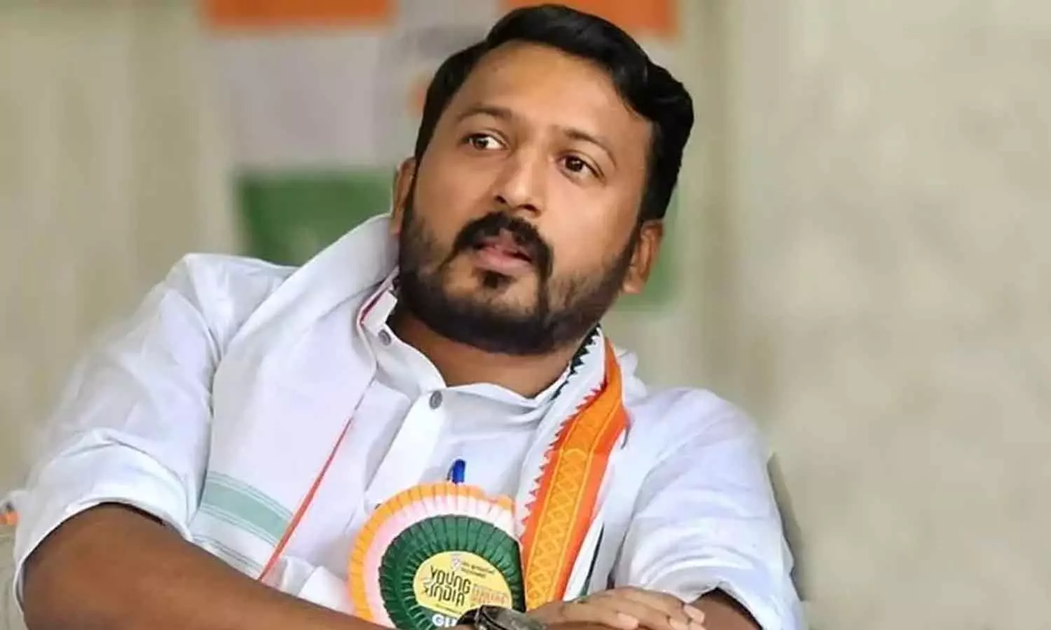 ഇത്ര വൃത്തികെട്ടവനെ എന്തിന് ചുമക്കണം; രാഹുലിനെതിരെ യൂത്ത് കോൺഗ്രസ് എറണാകുളം ജില്ലാ കമ്മിറ്റിയിലും വിമർശനം ഇത്ര വൃത്തികെട്ടവനെ എന്തിന് ചുമക്കണം; രാഹുലിനെതിരെ യൂത്ത് കോൺഗ്രസ് എറണാകുളം ജില്ലാ കമ്മിറ്റിയിലും വിമർശനം