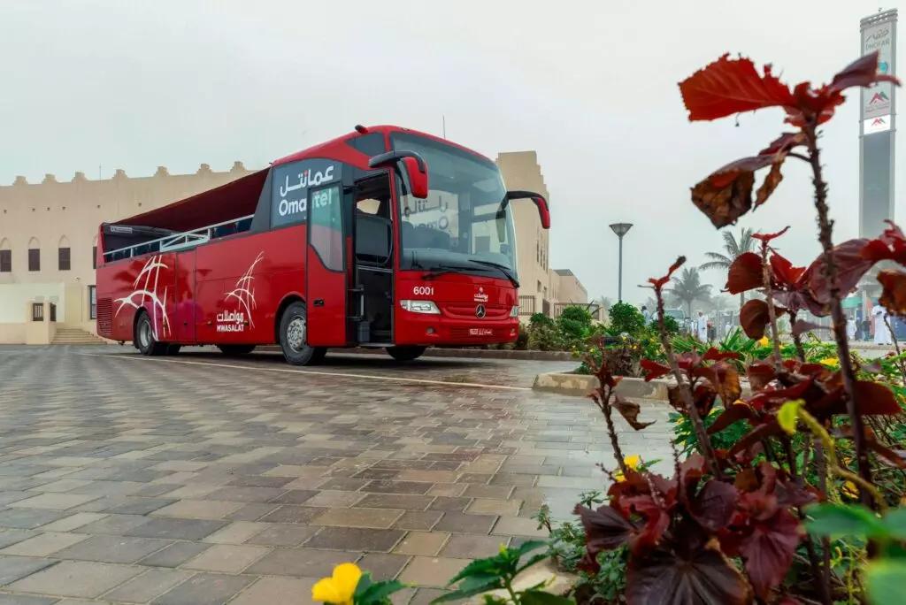 ഇനി തുറന്ന ബസ്സിൽ ഖരീഫ് കാണാം; ദോഫാറിൽ പുതിയ ടൂറിസ്റ്റ് ബസ് സർവീസിന് തുടക്കം ഇനി തുറന്ന ബസ്സിൽ ഖരീഫ് കാണാം; ദോഫാറിൽ പുതിയ ടൂറിസ്റ്റ് ബസ് സർവീസിന് തുടക്കം