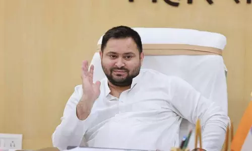 രണ്ടു പേർ ഗുജറാത്തിൽ നിന്നുവന്ന് ബിഹാറിലെ വോട്ടർമാർ ആരെന്ന് പറയാമെന്ന് കരുതിയോ?; വോട്ടർ അധികാർ യാത്രയിൽ തേജസ്വി യാദവ്