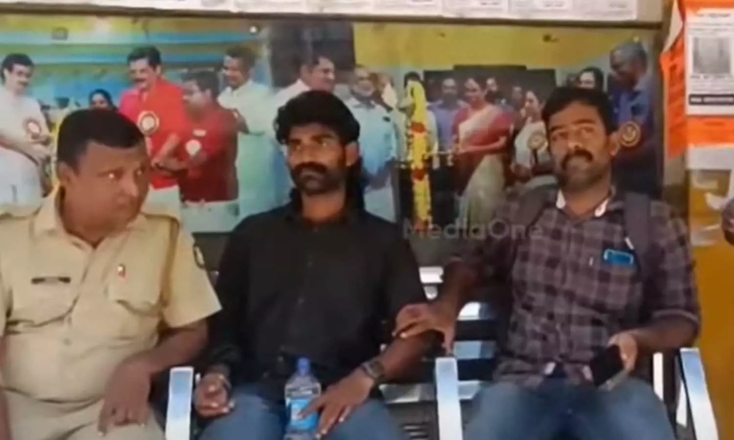 കൊല്ലത്ത് MDMAയുമായി എത്തിയ യുവാവും ഒഡിഷയിലെ കഞ്ചാവ് മൊത്ത വിതരണക്കാരനും പിടിയിൽ കൊല്ലത്ത് MDMAയുമായി എത്തിയ യുവാവും ഒഡിഷയിലെ കഞ്ചാവ് മൊത്ത വിതരണക്കാരനും പിടിയിൽ